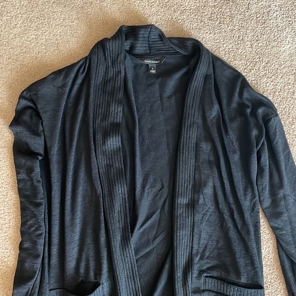 Like new banana republic light cardigan small - Picture 2 of 6